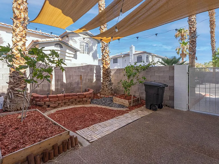 8217 Diamond Star Ct — Photo 31