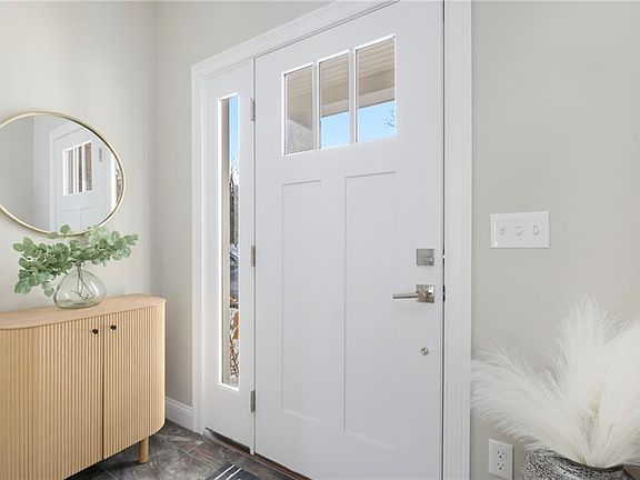 2nd image of 25 Franklin Rd #12