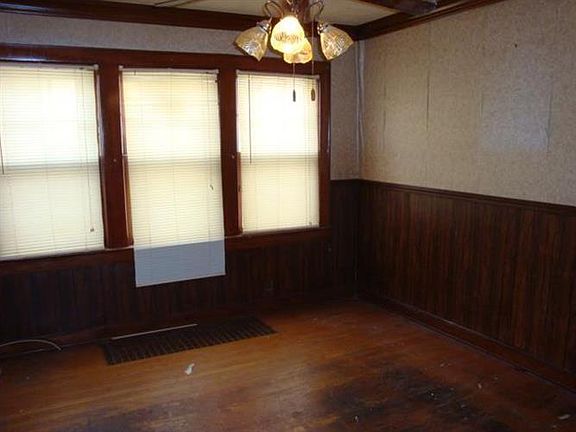5th image of 2615 Van Brunt Blvd