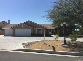 12544 Overlook Rd, Apple Valley, CA 92308