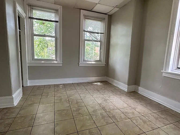 1232 West Somerset Street — Photo 25