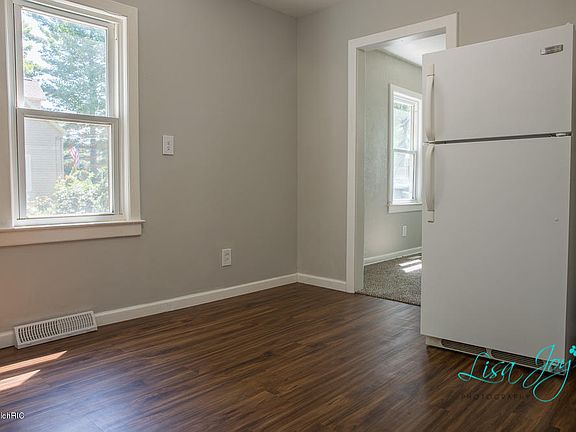 4th image of 2280 Charles Ave