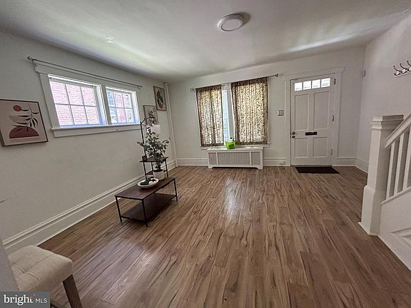 3rd image of 2020 Holly St