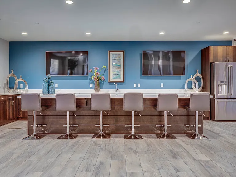 Incline at Anthem - 55+ Active Adult Apartment Homes — Photo 25