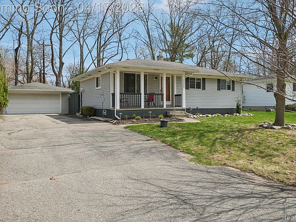 3rd image of 2385 Keith Rd