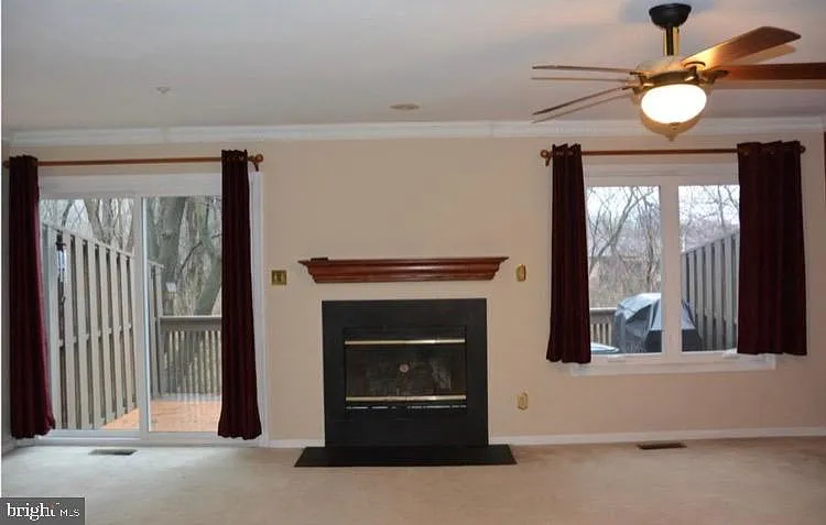 3 bed, 2.5 bath, 2062 sqft, $3,000 — Photo 4