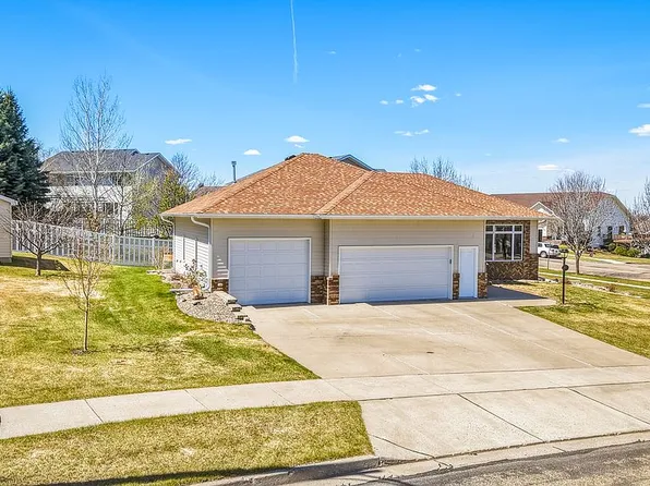 3200 Barracuda Dr, Bismarck, ND 58503