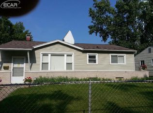 6195 Harwood Rd, Mount Morris, MI 48458