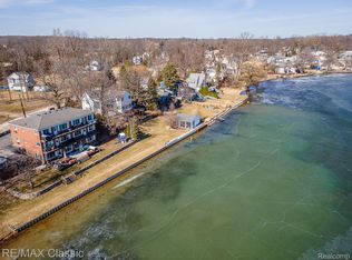 11859 N Main St, Whitmore Lake, MI