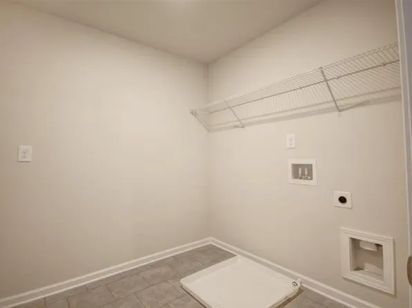 4576 Grenadine Cir, Acworth, GA 30101