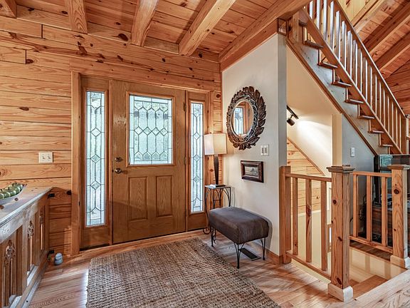 3rd image of 8525 Greenbriar Est