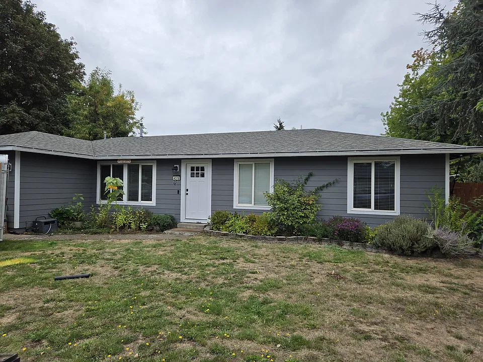 4378 Burlington Loop NE