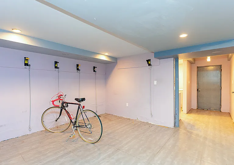 102 Rogers Ave #4 — Photo 29