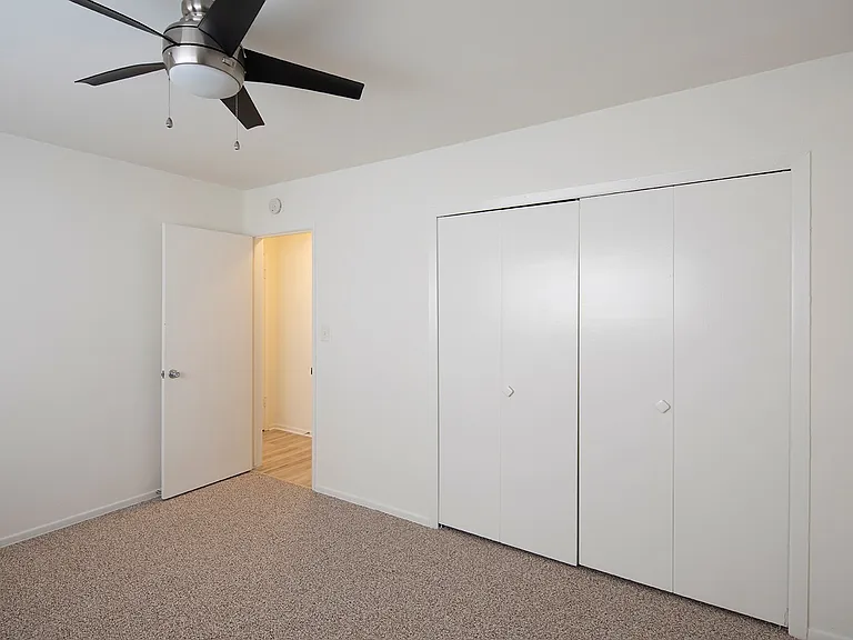 Bel Air Apartments — Photo 8