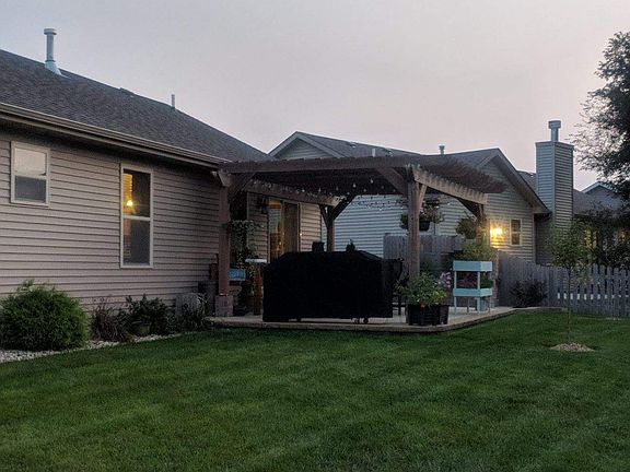 5th image of 998 S Foxgrove Dr