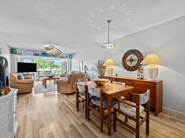 504 Davis Road #80, Palm Springs, FL 33461