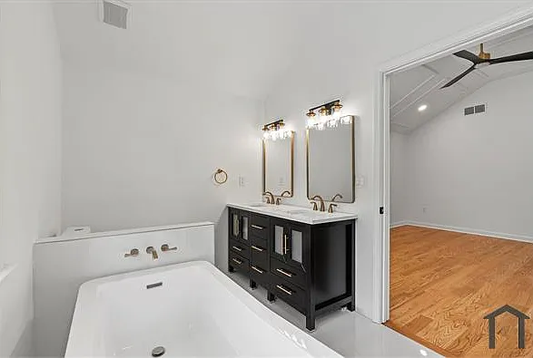1355 Boulevard Lorraine SW — Photo 4