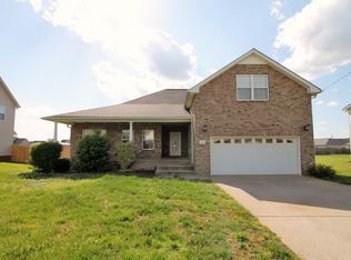 654 Fleming Farms Dr, Murfreesboro, TN 37128