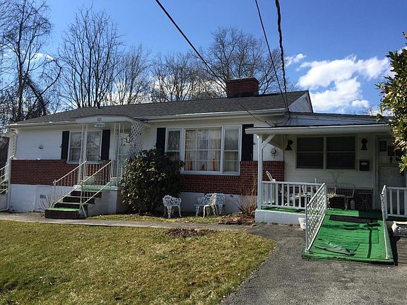 2nd image of 321 N Court St