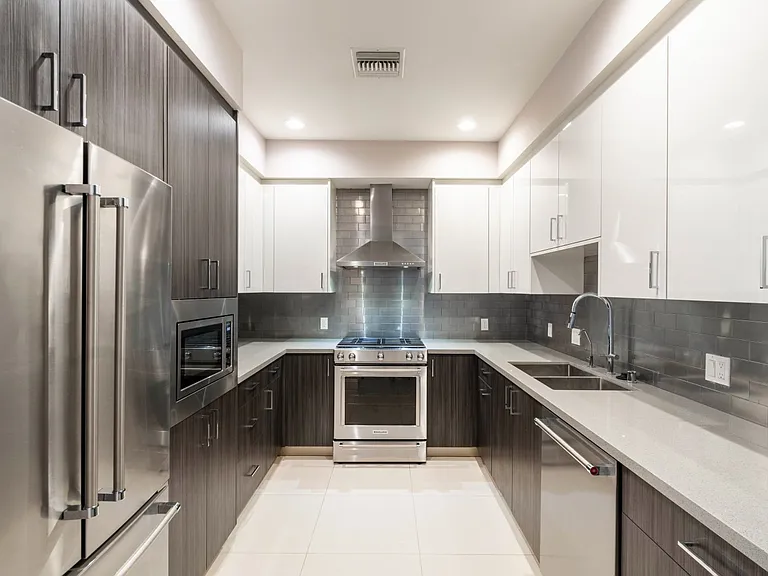 1941 Waltonia Dr #203 — Photo 8