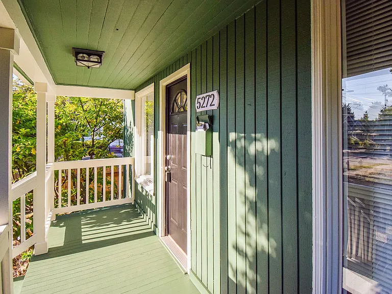 5272 NE 8th Ave — Photo 33