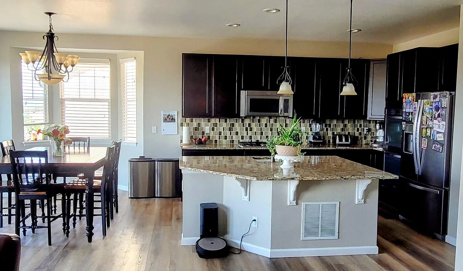 4 bed, 3.5 bath, 2487 sqft, $3,500 — Photo 4