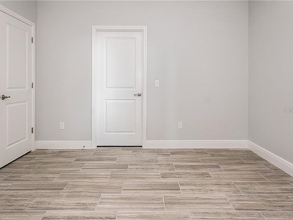 5th image of 3719 Pamona St
