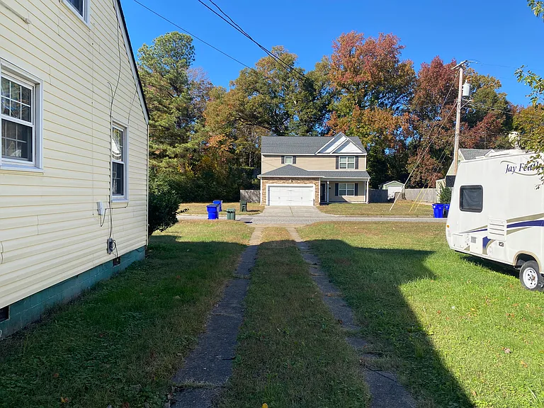 5209 Poston Ln #B — Photo 39