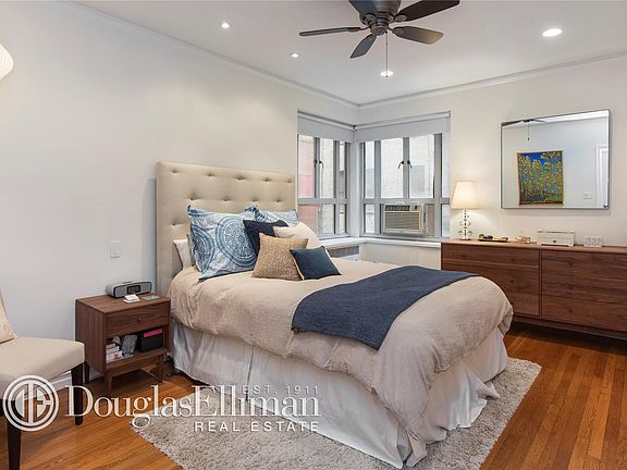 3rd image of 155 W 20th St APT 1K