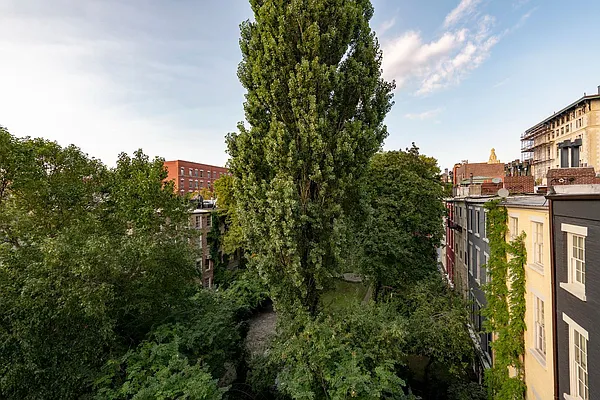 Rented by Nest Seekers International | media 12