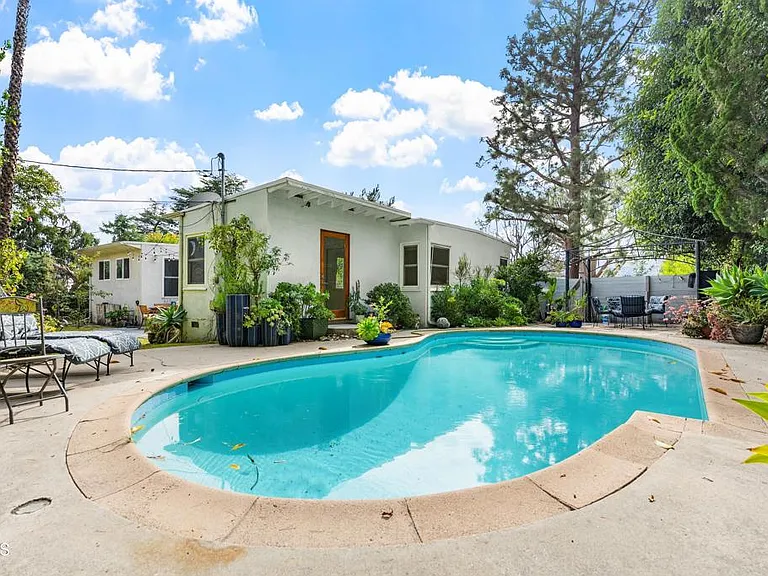 3323 Reta St — Photo 1