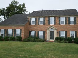 135 N Orchard View Dr, Hanover, PA 17331