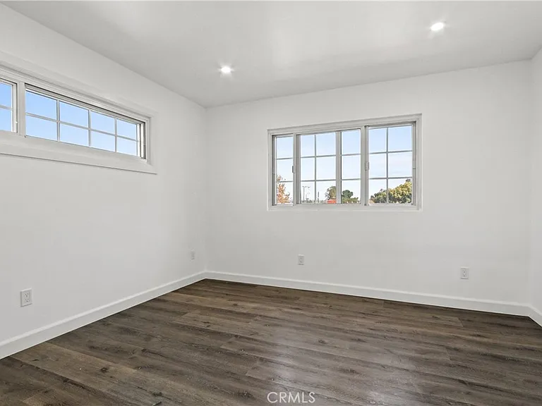 11006 S Truro Ave — Photo 16