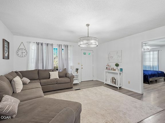 4th image of 12632 Dogwood Rd