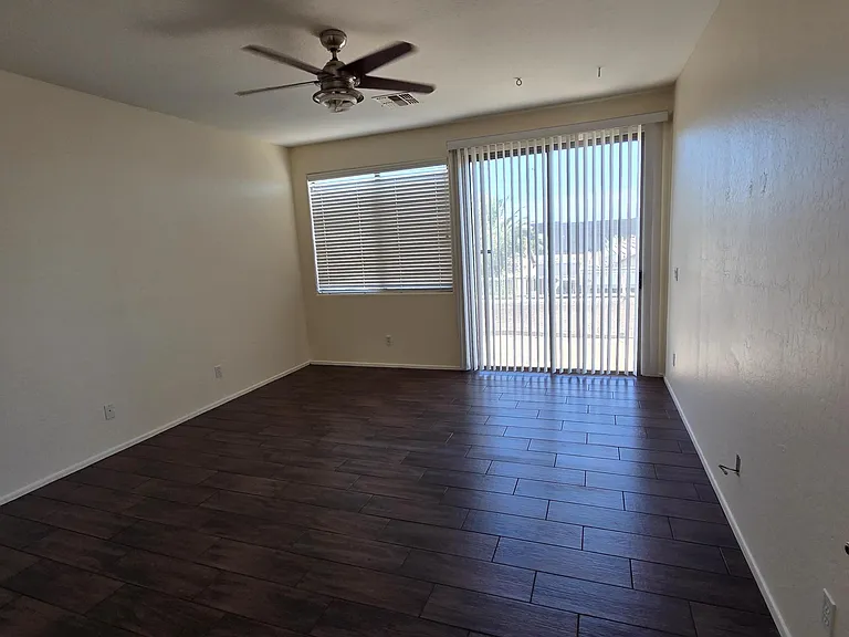 2709 W Redwood Ln — Photo 25