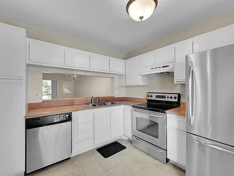 2518 NW 89th Dr #2518 — Photo 13