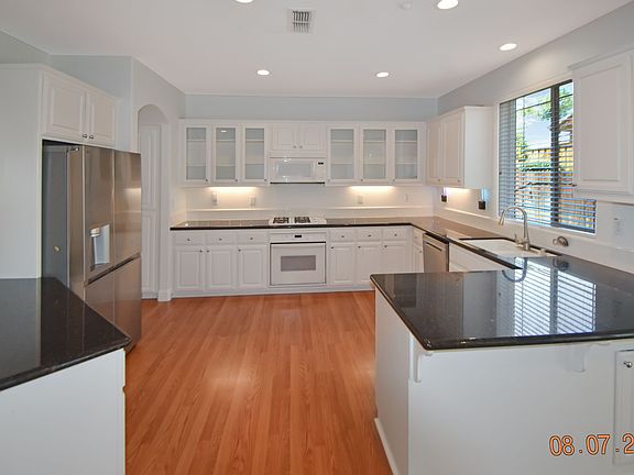 3rd image of 2385 Fernwood Ln