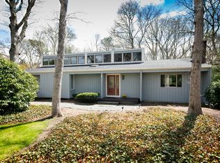 9 Fox Ln, Falmouth, MA 02540