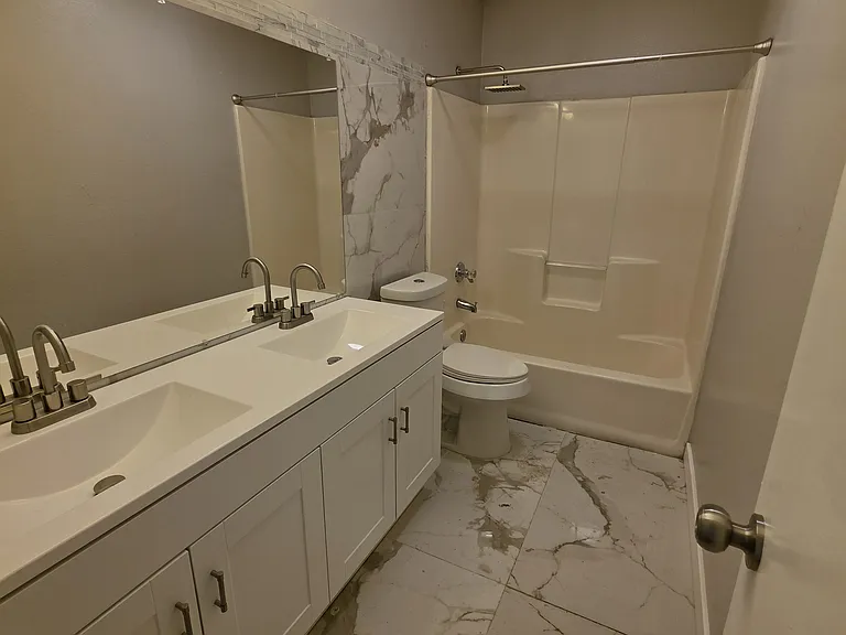 7501 April Ln #7501 — Photo 5