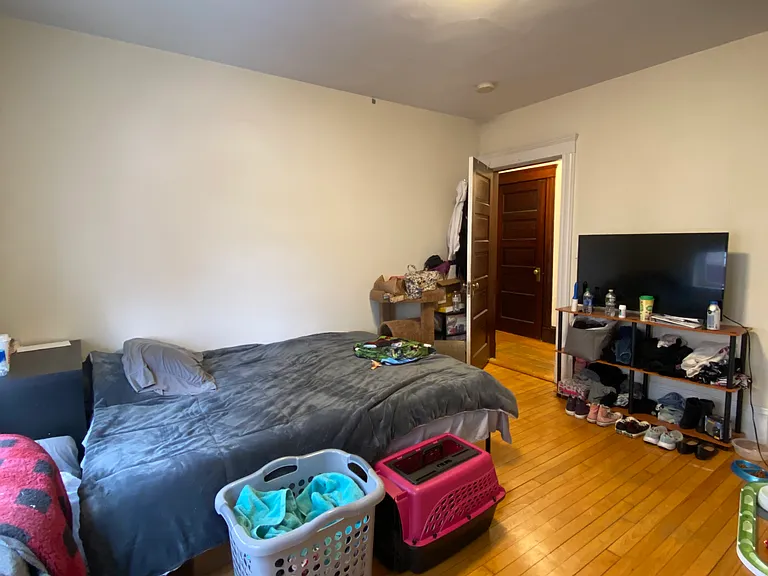 Bedroom 3 - Side
