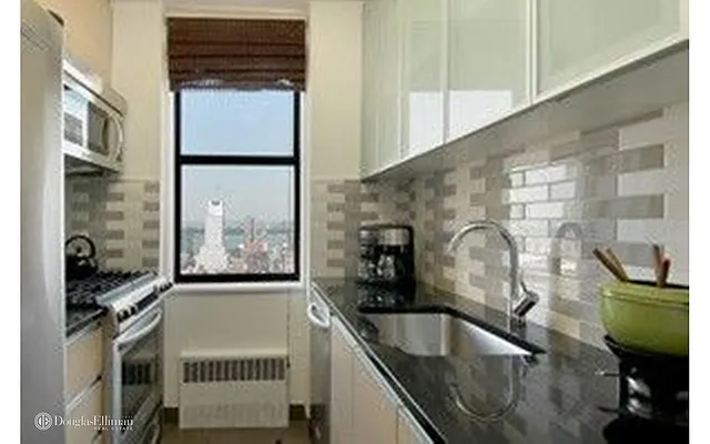 Rented by Douglas Elliman | media 21