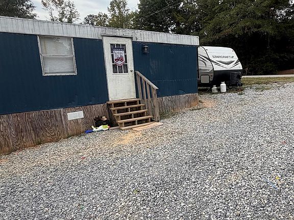 3rd image of 150 Harts Ferry Rd