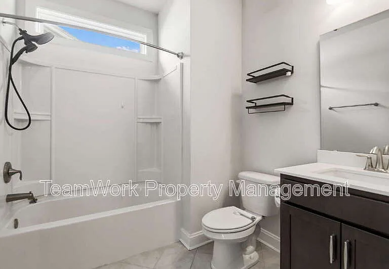 233 Seaworthy St — Photo 30