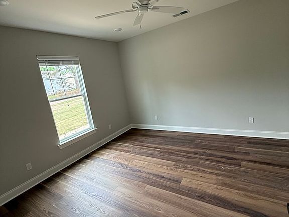 5th image of 3555 Fenwick Way