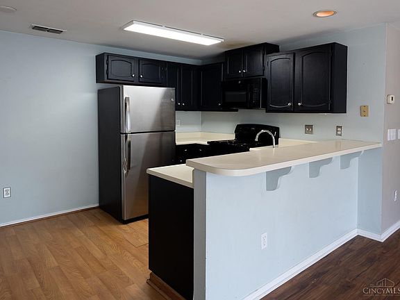 3rd image of 2787 N Harbor Dr