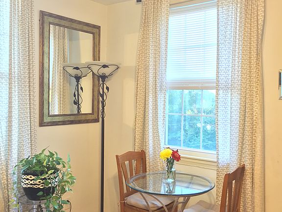 SE corner of living room