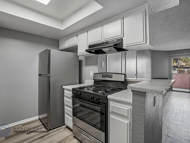 Rollingwood Apartments — Photo 51