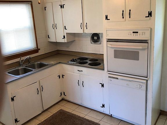 5th image of 108 Berkshire Pl