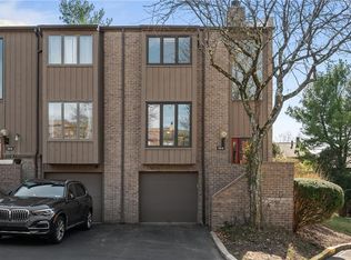 386 Hawthorn Ct, Pittsburgh, PA