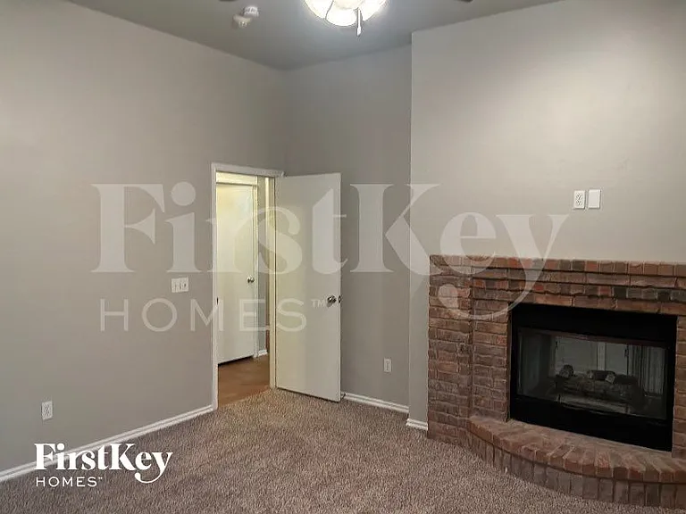 5108 NW 163rd St — Photo 11